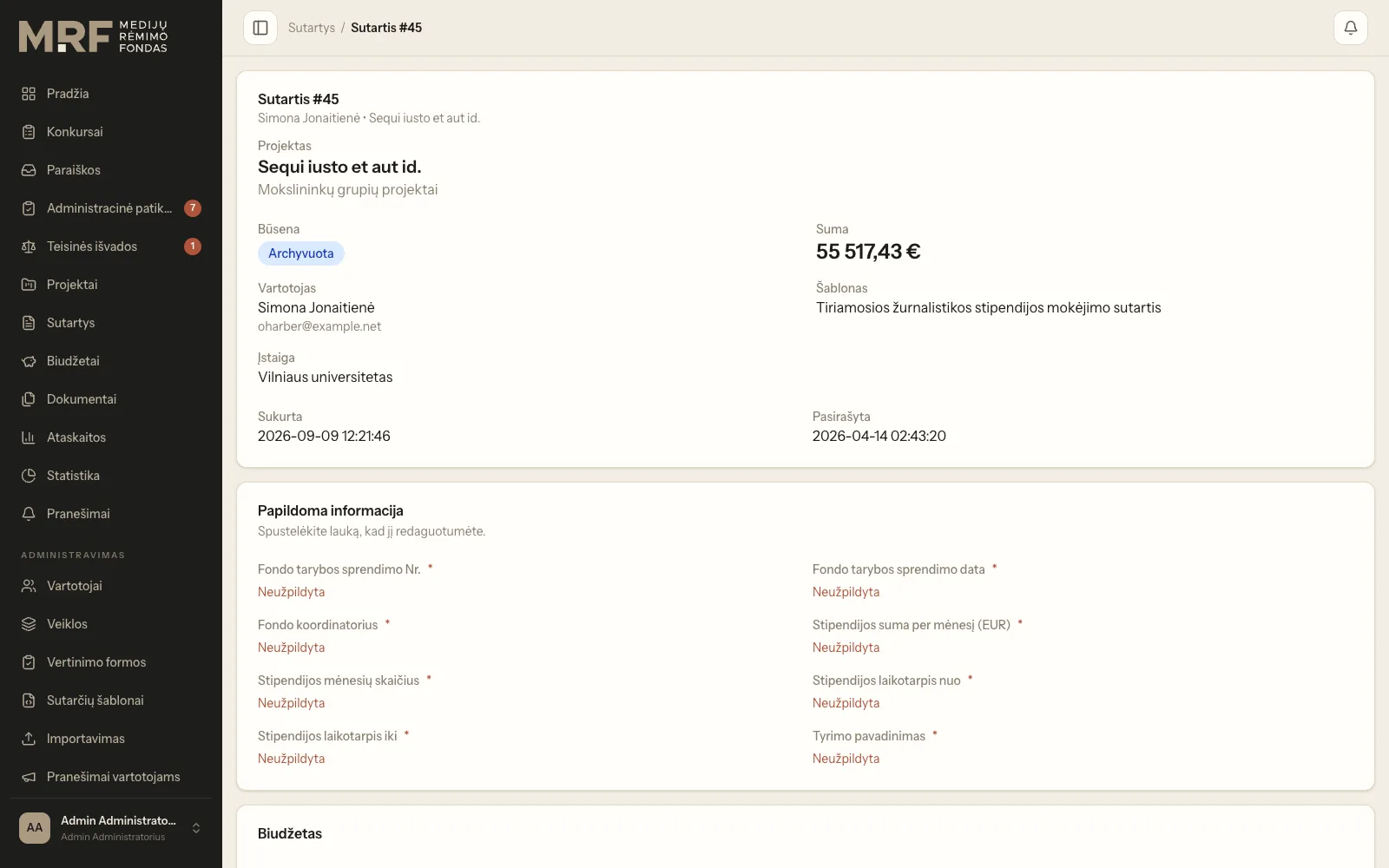 Sutarties kortelė: projektas, šablonas, suma, pasirašymo data ir laukai, kuriuos reikia užpildyti prieš pasirašant.